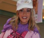 Eve Angeli lance l\'opération Les Gamelles du coeur, en mars 2011, à Narbonne.<br />