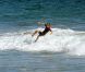 Les parents de Victoria Beckham regardent leur petit fils Brooklyn faire du surf à Malibu le 19 juillet 2011