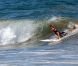 Les parents de Victoria Beckham regardent leur petit fils Brooklyn faire du surf à Malibu le 19 juillet 2011