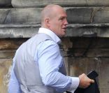  Mike Tindall au Palace d'Holyroodhouse à Edimbourg après la cérémonie  de mariage de Mike Tindall et Zara Phillips à Edimbourg le 31 juillet 2011 
 &nbsp; 
