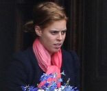  La princesse Beatrice d'York au Palace d'Holyroodhouse à Edimbourg après la cérémonie  de mariage  de Mike Tindall et Zara Phillips à Edimbourg le 31 juillet 2011 
 &nbsp; 
