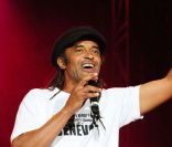 Yannick Noah au concert pour l'égalité à l'invitation de SOS Racisme, à Paris, le 14 juillet 2011.