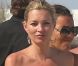 Kate Moss : Mariée, elle joue à la nounou avec délice à Saint Tropez