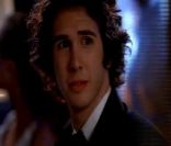 En 2001, Josh Groban se fait connaître du grand public en incarnant le jeune Malcolm Wyatt dans  Ally McBeal .
