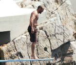 Jason Statham saute à l'eau, il se prépare à quelque chose - en mai 2007 au Cap d'Antibes 