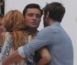 Ed Westwick, Chace Crawford et Blake Lively : Douce après-midi en bateau pour les besoins du tournage de Gossip Girl. Le 3 août 2011