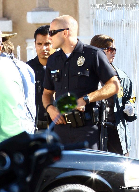 Jake Gyllenhaal sur le plateau du tournage du film End of Watch à Los Angeles le 3 août 2011 !  