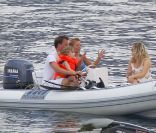 Geri Halliwell lors de ses vacances en juillet 2011 avec Henry Beckwith et Bluebell<br />
