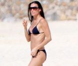 Silhouette élancée, formes parfaites... Demi Moore a bien 48 ans ! L'actrice qui rajeunit d'année en année affiche encore et toujours ce qu'il l'a propulsé, son corps de rêve. Saint-Barthélemy, 12 février 2011 