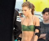 AnnaLynne McCord sur le tournage de  90210  à Seal Beach (Los Angeles), le 10 août 2011.