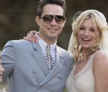 Kate Moss et Jamie Hince lors de leur mariage le 1er juillet 2011 en Angleterre