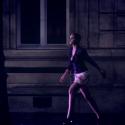 Emma Watson, égérie enivrante pour Trésor Midnight Rose, nouveau parfum Lancôme