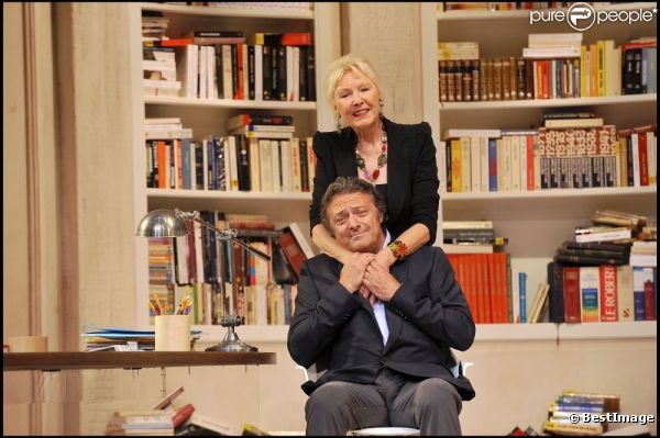 Patrick Guillemin sur les planches du Théâtre du Palais-Royal, à Paris, dans la pièce Le technicien, avec Maaike Jansen et Roland Guiraud. Septembre 2010 