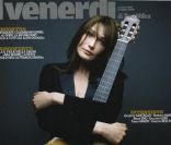 La Carla Bruni chanteuse réalise la couverture du magazine italien  Venerdi . Juillet 2008. 