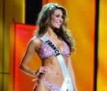Laury Thilleman lors du concours de Miss Univers 2011 - 12 septembre 2011