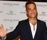 Robbie Williams présente sa collection de vêtements, Farrell, le 15 septembre 2011