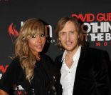 Entouré de son épouse Cathy, David Guetta présente en avant-première son documentaire  Nothing but the beat : The Movie , samedi 17 septembre 2011 au Grand Rex, à Paris.
