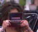En découvrant qu'elle détient le carte de l'élimination immédiate, Juliette jubile (quotidienne Secret Story 5 du lundi 19 septembre 2011).