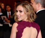 L'actrice Scarlett Johansson, lors de la soirée des Oscars organisée par le Vanity Fair. West Hollywood, le 27 février 2011. 