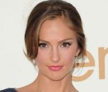 Minka Kelly lors des 63e Emmy Awards à Los Angeles en septembre 2011  