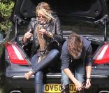 Elle Macpeherson passe la journée avec ses deux fils Arpad et Aurelius au Richmond Polo Club à Londres, le 25 septembre 2011