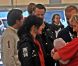 Sofia Hellqvist, la petite amie du prince Carl Philip de Suède, était présente à Mantorp le 24 septembre 2011 pour suivre les exploits de son chéri en Porsche Carrera Cup. Le roi Carl XVI Gustaf de Suède, père du jeune homme, suivait également la course.