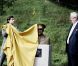 Le prince Carl Philip de Suède dévoilant un buste de Folke Bernadotte, le 16 septembre 2011.