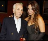  Charles Aznavour et Hélène Ségara en coulisses le soir de la spéciale Arménie à l'Olympia. 
 Outre le président Nicolas Sarkozy, présent à l'Olympia avec son homologue arménien Serge Sarkissian, Charles Aznavour pouvait compter sur la présence de nombreuses personnalités pour sa soirée spéciale pour l'Arménie, mercredi 28 septembre 2011. 