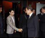 Le président Nicolas Sarkozy en coulisses du concert spécial pour l'Arménie de Charles Aznavour à l'Olympia, le 28 septembre 2011.