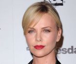 La superbe Charlize Theron lors de la soirée Rage à Los Angeles le 30 septembre 2011