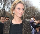Uma Thurman au défilé Chanel à Paris le 4 octobre 2011