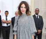 Alexa Chung au défilé Chanel à Paris le 4 octobre 2011