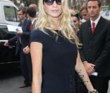 Poppy Delevingne lors de son arrivée au défilé Chanel  