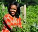 Michelle Obama : Classe et motivée pour la récolte de son potager