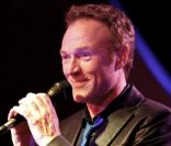 Christophe Hondelatte, le chanteur, en concert à Bordeaux en mars 2011
