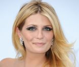 Mischa Barton imite Lady Gaga en carnivore sexy et sanguine