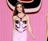 Le top Hilary Rhoda est devenue une incontournable sur les podiums  