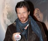 Philippe Lelièvre arrive au Palais des Sports pour découvrir la comédie musicale Dracula, l'Amour plus fort que la Mort. 14 octobre 2011