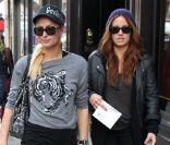 Paris Hilton fait du shopping à Paris le 17 octobre 2011