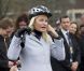  La course cycliste Birkenbeiner, un grand classique de la région... Haakon et Mette-Marit ont toutefois été exemptés de la totalité du parcours (94km !). 
 Le prince Haakon et la princesse Mette-Marit de Norvège en visite à Rena le 18 octobre 2011. 