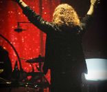 Julien Doré à l\'Olympia, à Paris, le 24 octobre 2011.