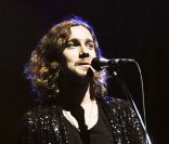 Julien Doré à l\'Olympia, à Paris, le 24 octobre 2011.