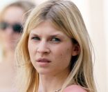 Dans Gossip Girl, la jolie frenchy Clémence Poesy réussit à mettre à ses pieds le beau Chuck Bass (Ed Westwick)