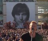 Mémorial pour Steve Jobs organisé au siège d'Apple, à Cupertino en Californie, le 19 octobre 2011.
