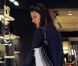 Alessandra Ambrosio en solitaire, s'est fait plaisir dans les boutiques de Los Angeles le 25 octobre 2011