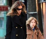 Sarah Jessica Parker et son fils James, à New York, le 28 octobre 2011.