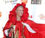 Jamie Lee Curtis lors du 18e évènement annuel Dream Halloween Los Angeles au profit des enfants malades, organisé par Aids Foundation et Keep a Child Alive au Barker Hangar à Santa Monica le 29 octobre 2011