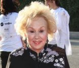 Doris Roberts lors du 18e évènement annuel Dream Halloween Los Angeles au profit des enfants malades, organisé par Aids Foundation et Keep a Child Alive au Barker Hangar à Santa Monica le 29 octobre 2011
