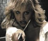 Brittany Murphy dans Sin City.