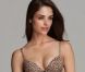 Fernanda Prada dévoile son sex-appeal pour la ligne de lingerie Bloomingdales